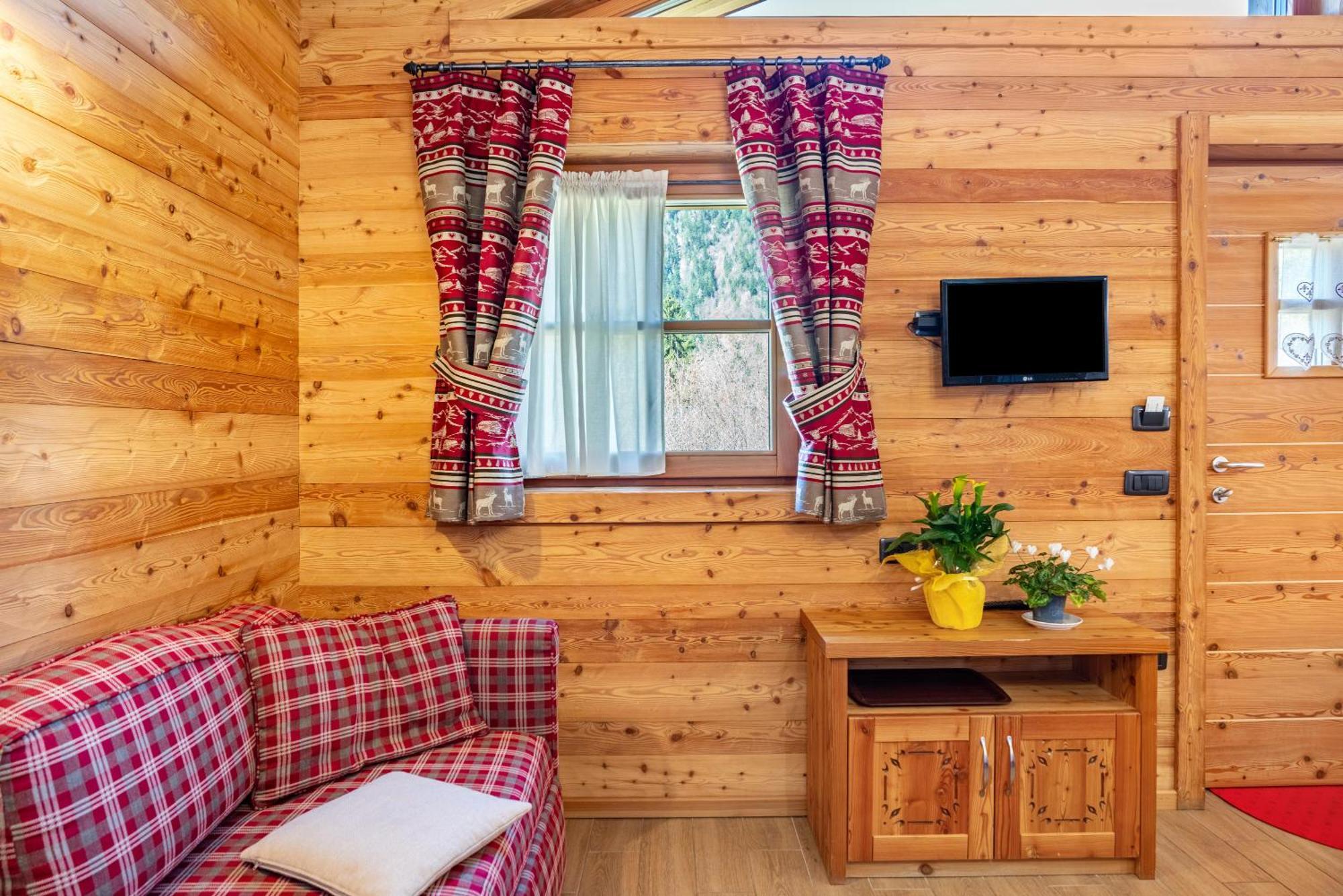 Вилла Chalet Camping Fae 3 Мадонна-ди-Кампильо Экстерьер фото